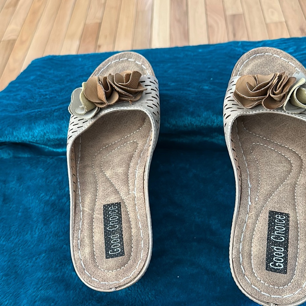 Good Chic Women's Tan Slide Sandals